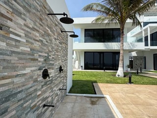 Exclusiva Mansión Frente al Mar en Venta Ideal como Residencia de Lujo u Hotel - Image 6