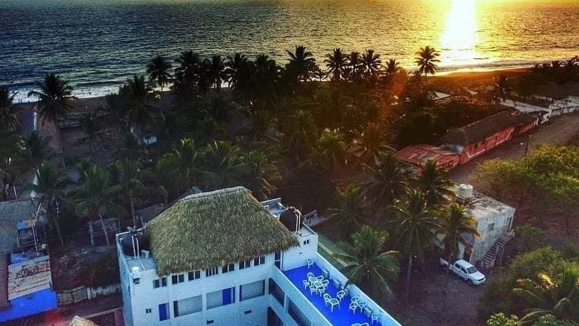 Hotel en venta en Monterrico frente al mar – Inversión turística en Guatemala