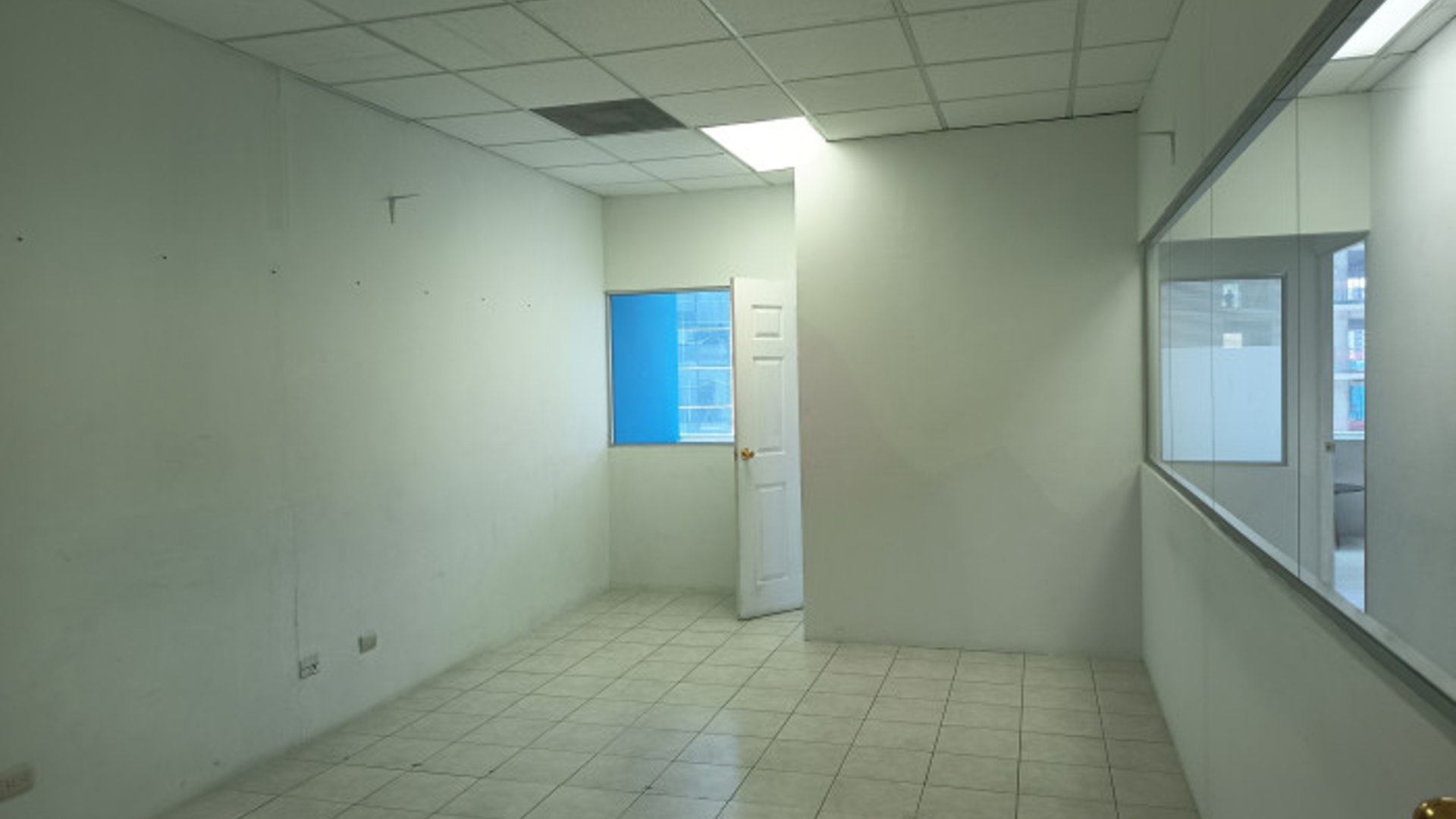 Oficina en Venta y/o renta en Zona 10 Zona Pradera