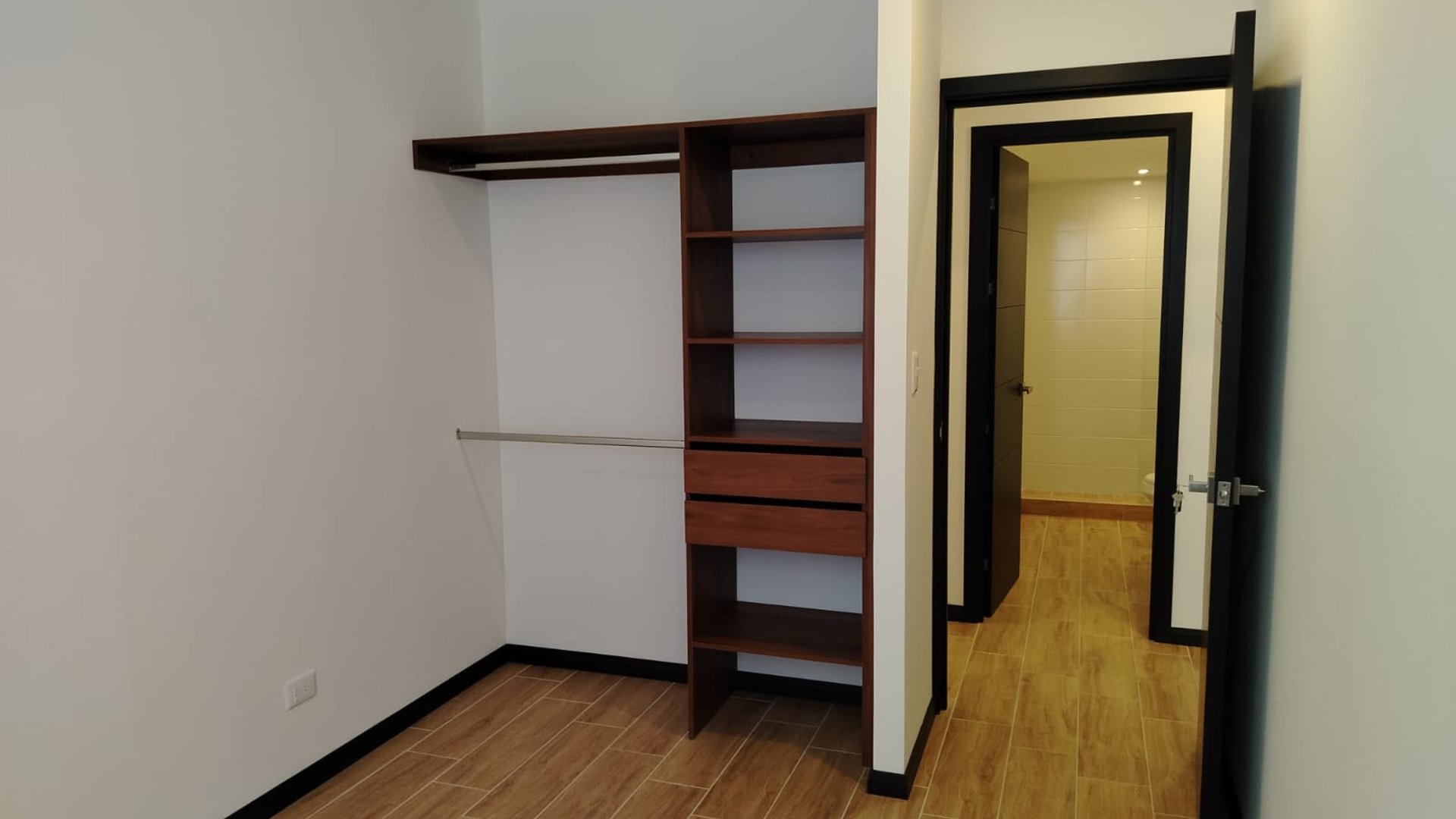 RENTA Apartamento Zona 13 Edificio Essenza - Miniatura 6