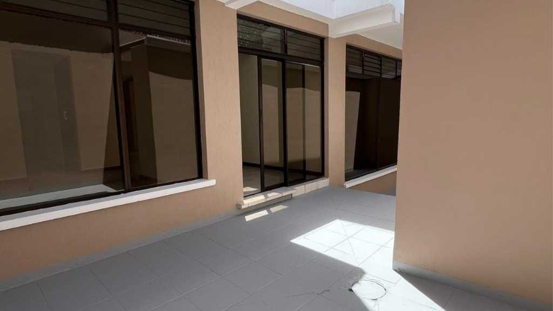 CASA EN RENTA – CONDOMINIO SAN SEBASTIÁN, AVENIDA HINCAPIÉ, ZONA 13 - Image 1