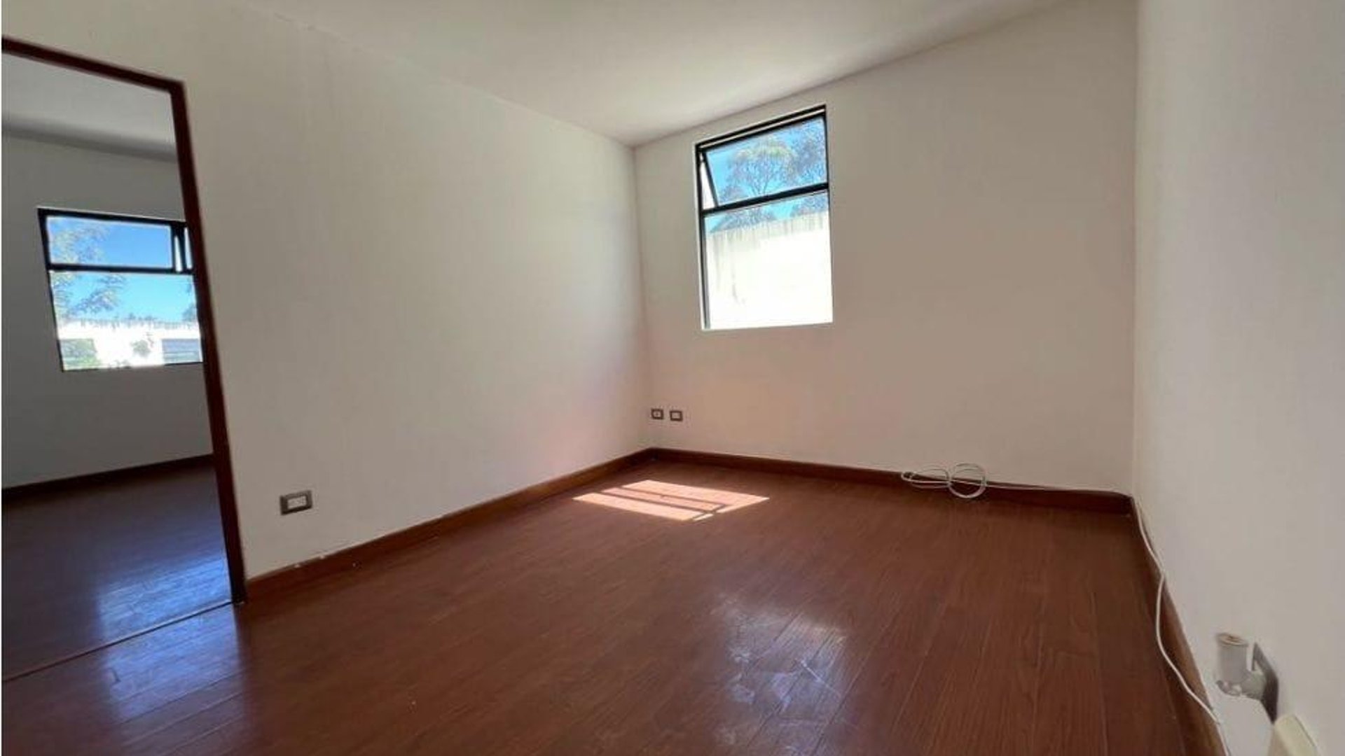 CASA EN CONDOMINIO BOSQUES ESCONDIDO KM 21.5 CARRETERA A FRAIJANES - Miniatura 4