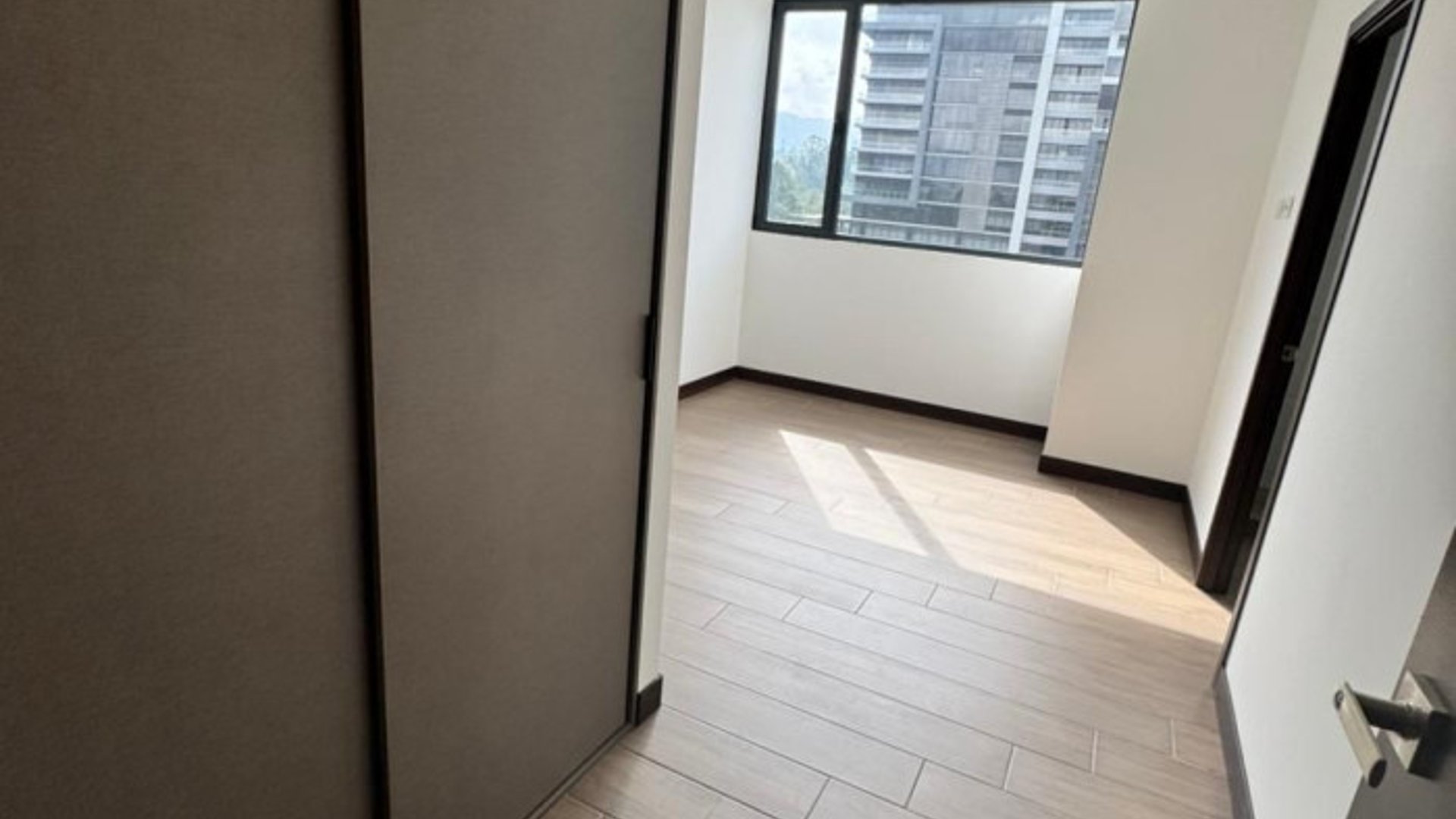 Apartamento en Venta y Renta en zona 15 - Miniatura 7