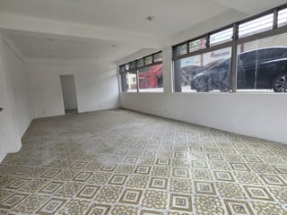 Local Comercial en RENTA Av. Las Américas Guatemala - 3