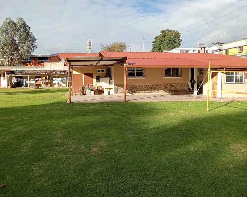 Granja en VENTA/ALQUILER en  San Lucas Sacatepequez