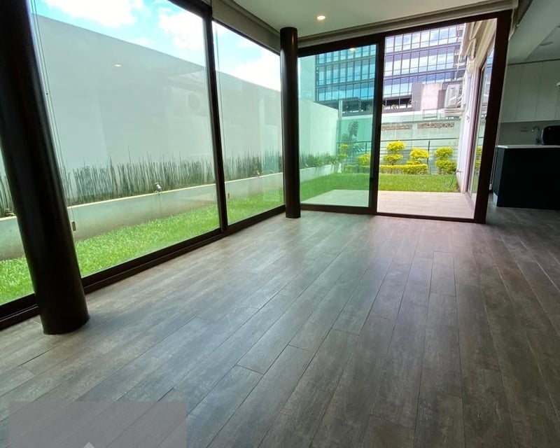 Apartamento en Venta con jardín ,  zona 10