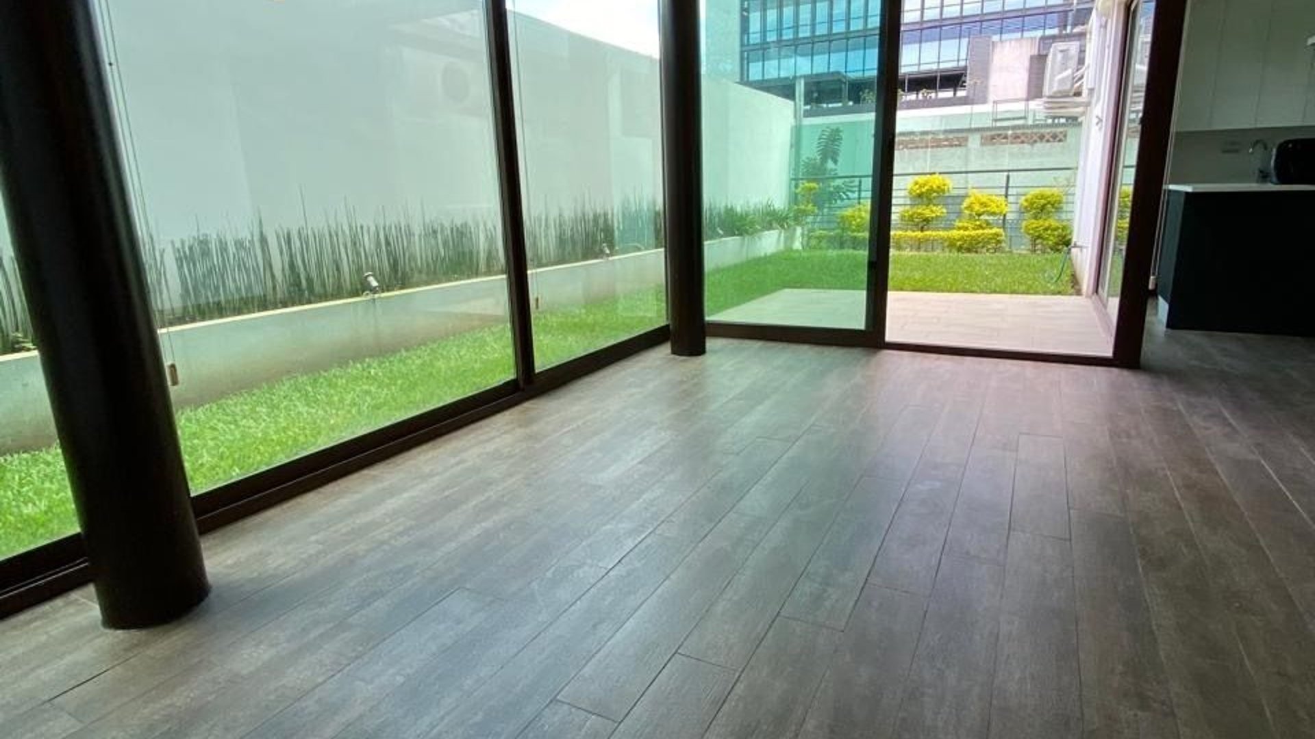 Apartamento en Venta con jardín ,  zona 10