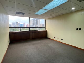 Aquilo Amplias Oficinas en Centro Empresarial zona 10 - 5