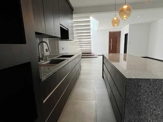 CASA EN VENTA EN LAS FUENTES ZONA 16 - Image 5