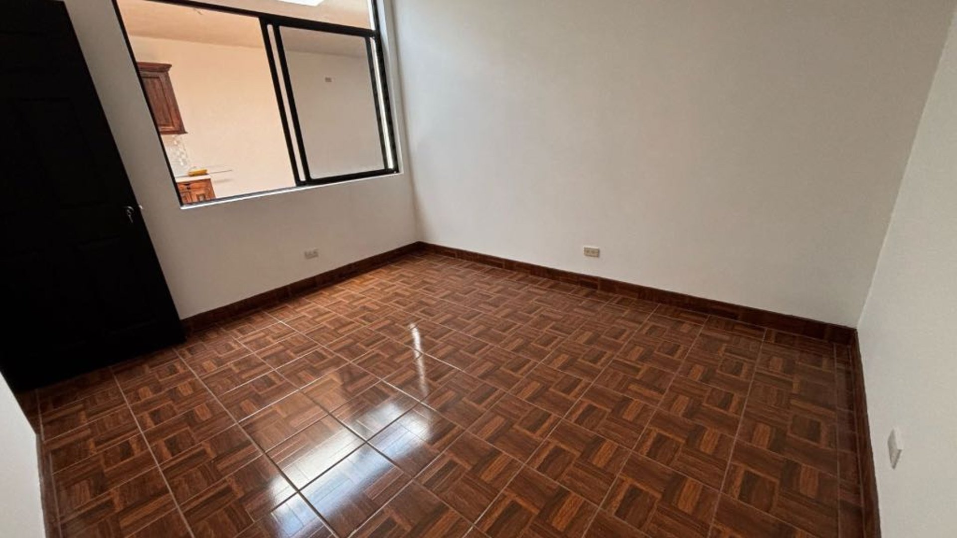 CASA EN RENTA EN ZONA 16 HACIENDA REAL  - Miniatura 4