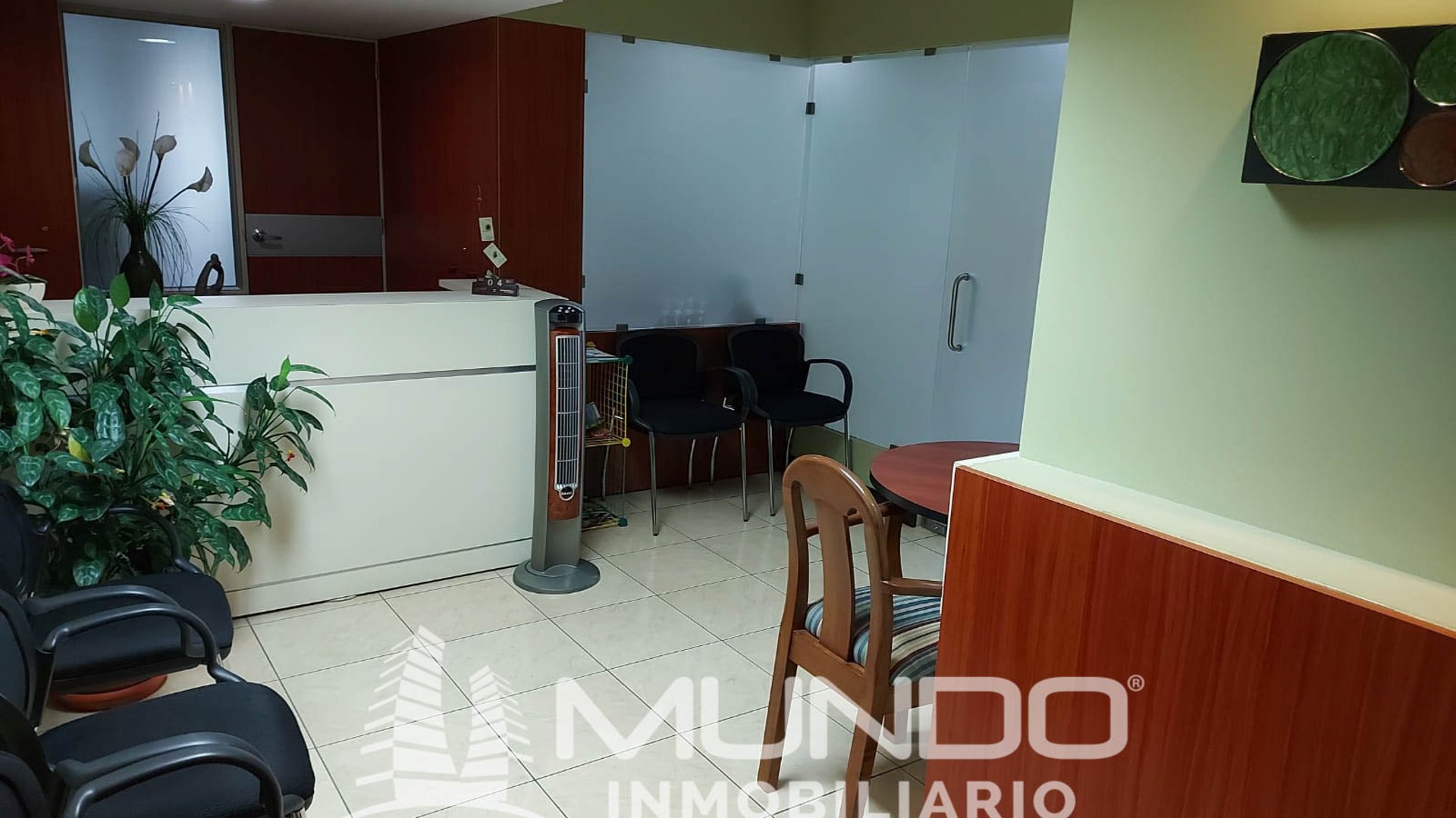 OFICINA EN VENTA EN ZONA 10 - Miniatura 3