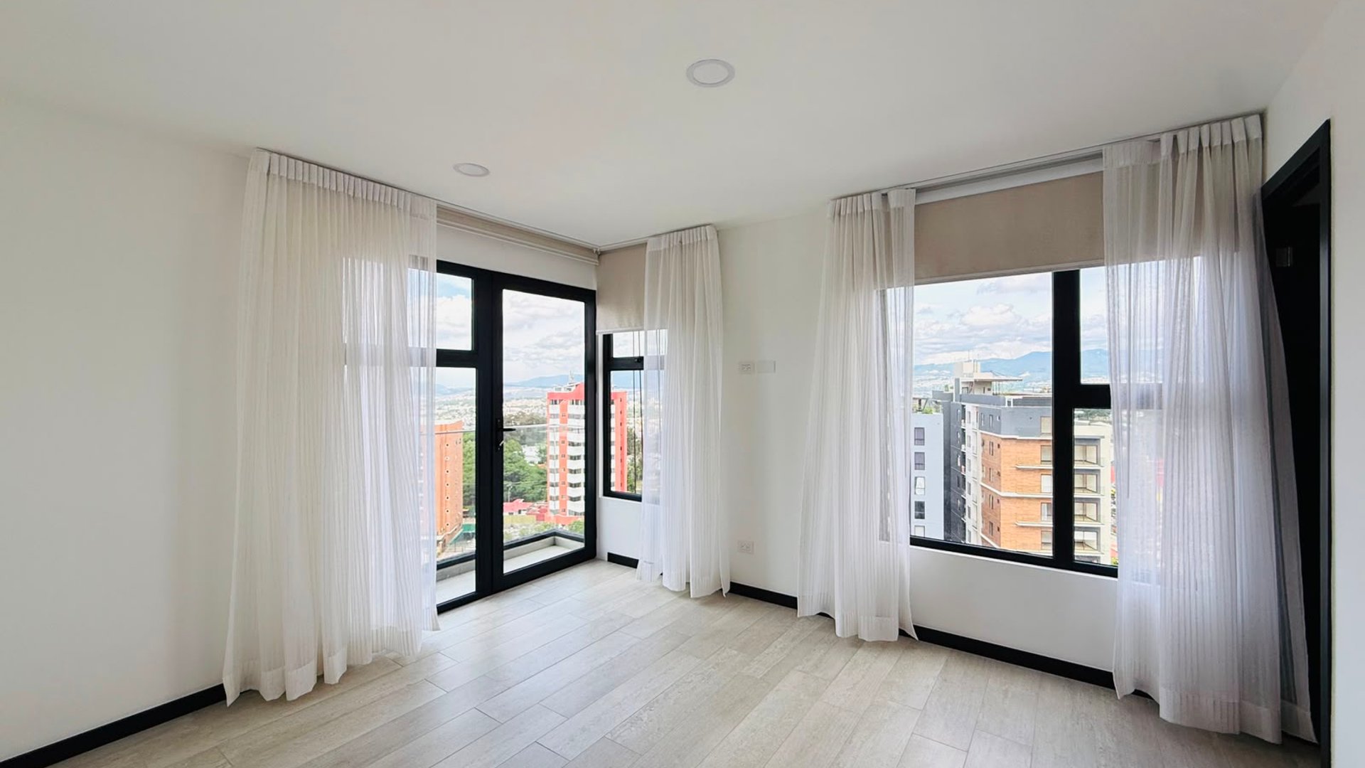 ALQUILER DE HERMOSO APARTAMENTO PARA ESTRENAR - VERDÚ, ZONA 13 - Miniatura 13