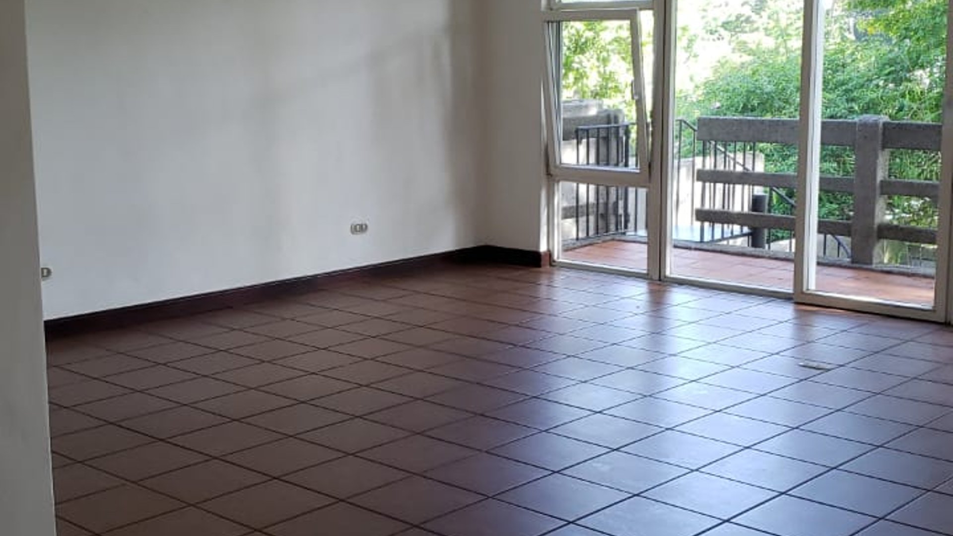 Acogedora y amplia casa en ALQUILER, Km 13.5 Carretera a El Salvador (+1) ilj