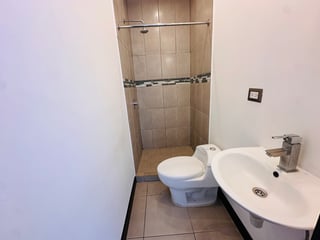 APARTAMENTO EN VENTA, EDIFICIO DESTINY 93 MTS2, 3 DORMITORIOS, CARRETERA A EL SALVADOR. - 4