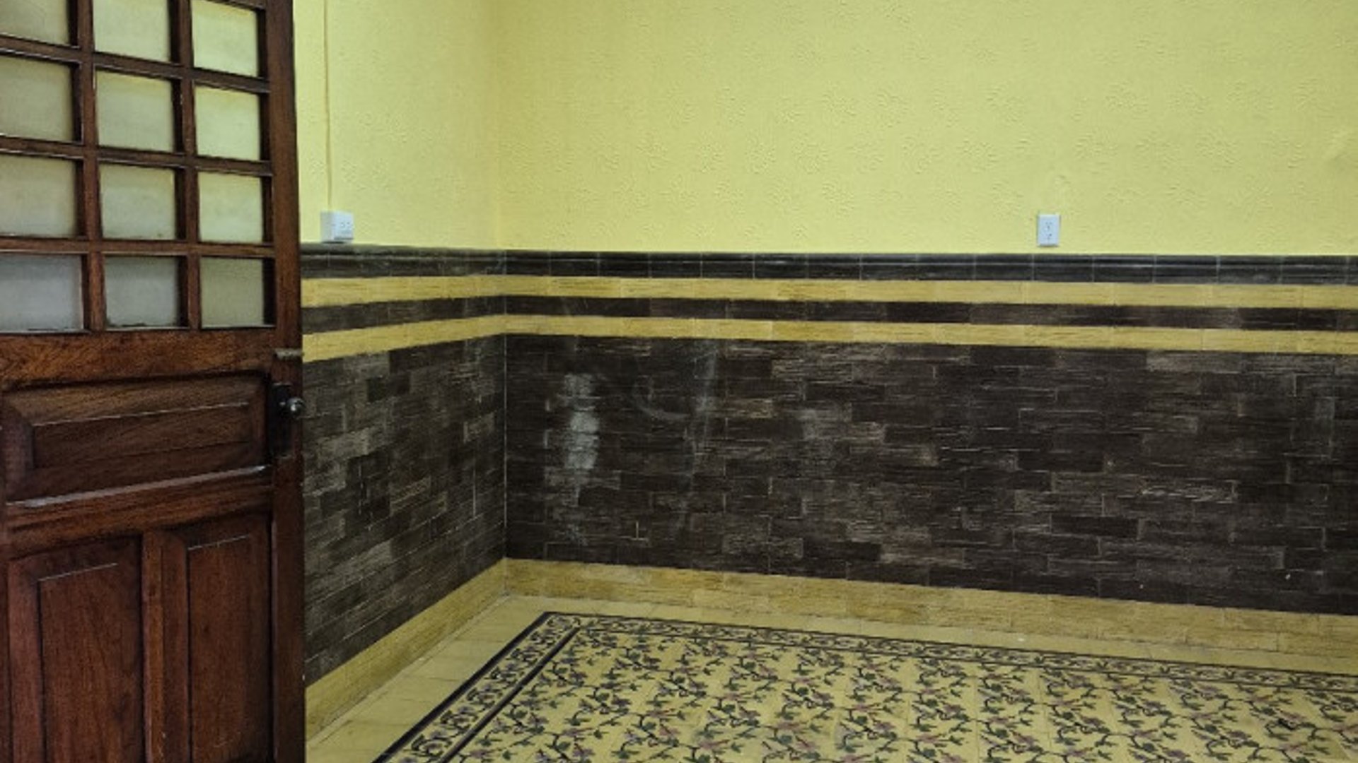 Rento Casa Grande para Oficinas o entidades en zona 2 - Miniatura 4