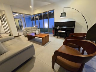 CASA EN VENTA CON JARDIN GRANDE, EN SAN JOSE PINULA, 4 HABITACIÓNES‼️ - 4