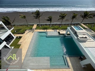 Exclusiva Mansión Frente al Mar en Venta Ideal como Residencia de Lujo u Hotel - Image 32
