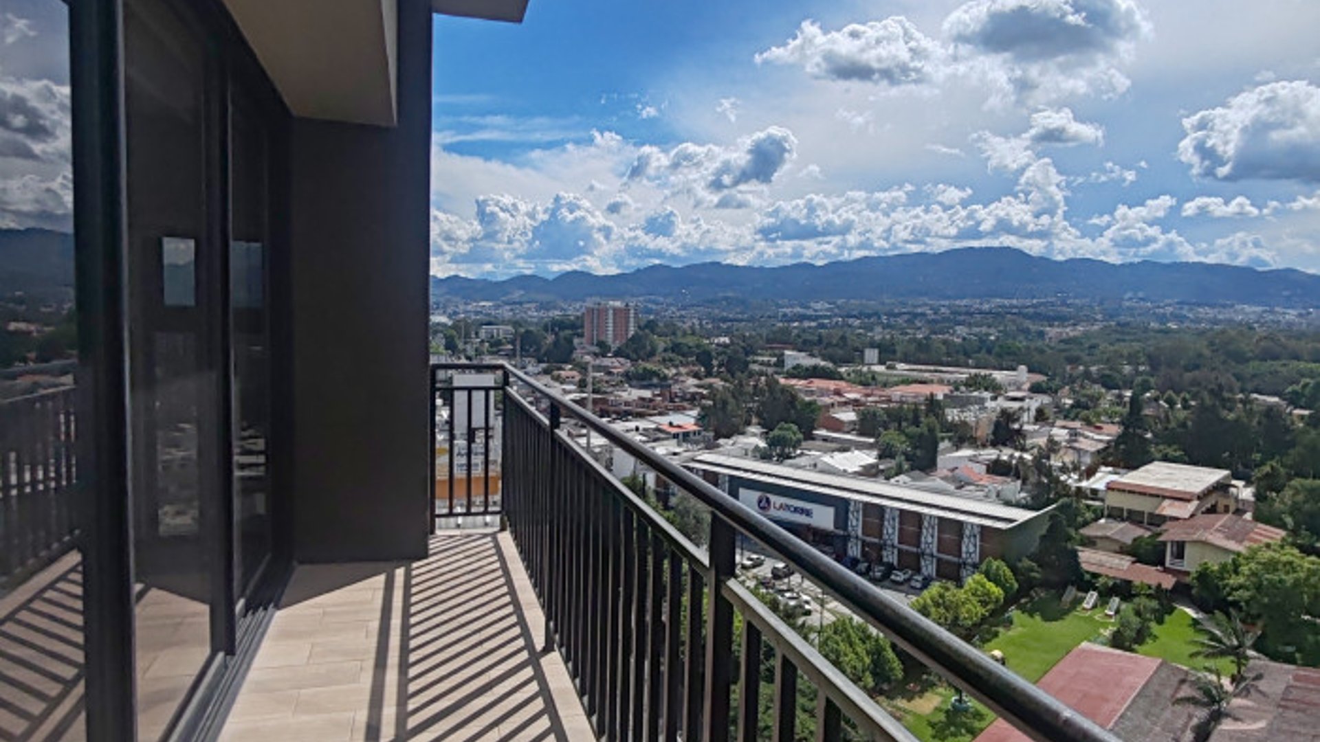 Apartamento Amueblado en Renta en Zona 11 Altaire