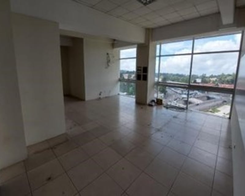 Vendo amplio Penthouse en Edificio Scena Bussiness Center