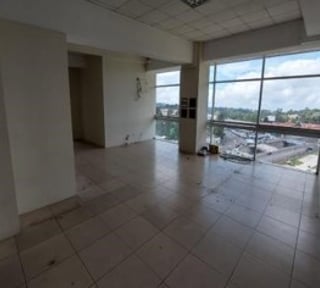 Vendo amplio Penthouse en Edificio Scena Bussiness Center