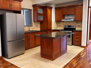 APARTAMENTO EN ALQUILER 📍 Edificio Alhambra, Zona 15 - 4