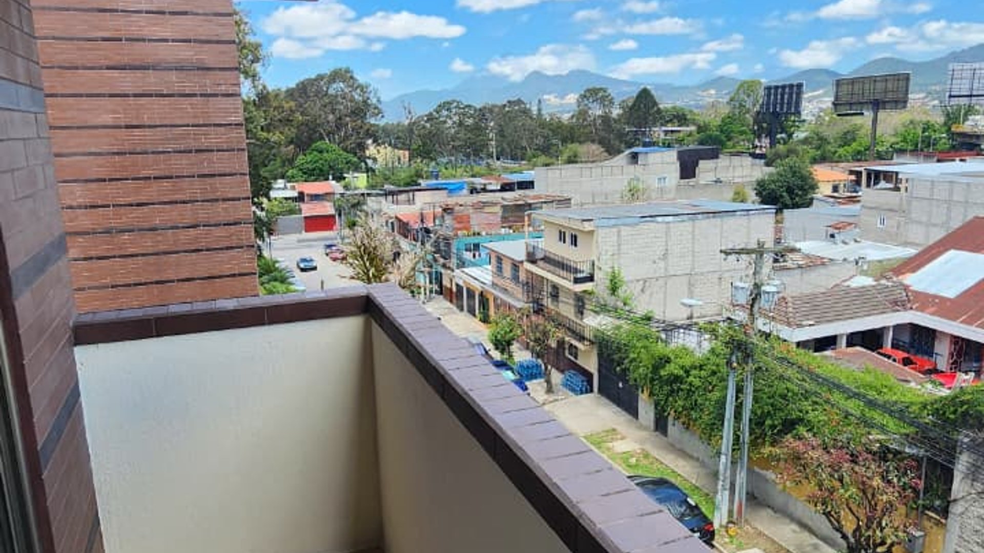 Vendo/Alquilo Apartamento en Jardines de las Charcas Zona 11 /D - Miniatura 2
