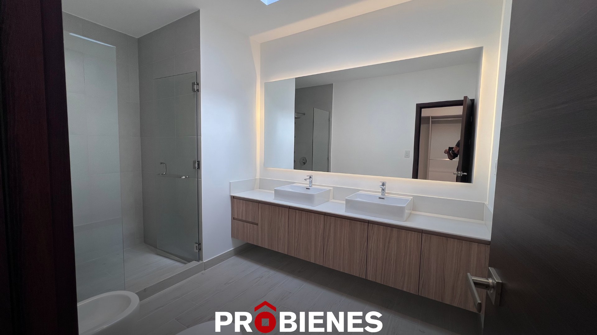 Penthouse de 3 habitaciones en SPAZIO zona 15 - Miniatura 8