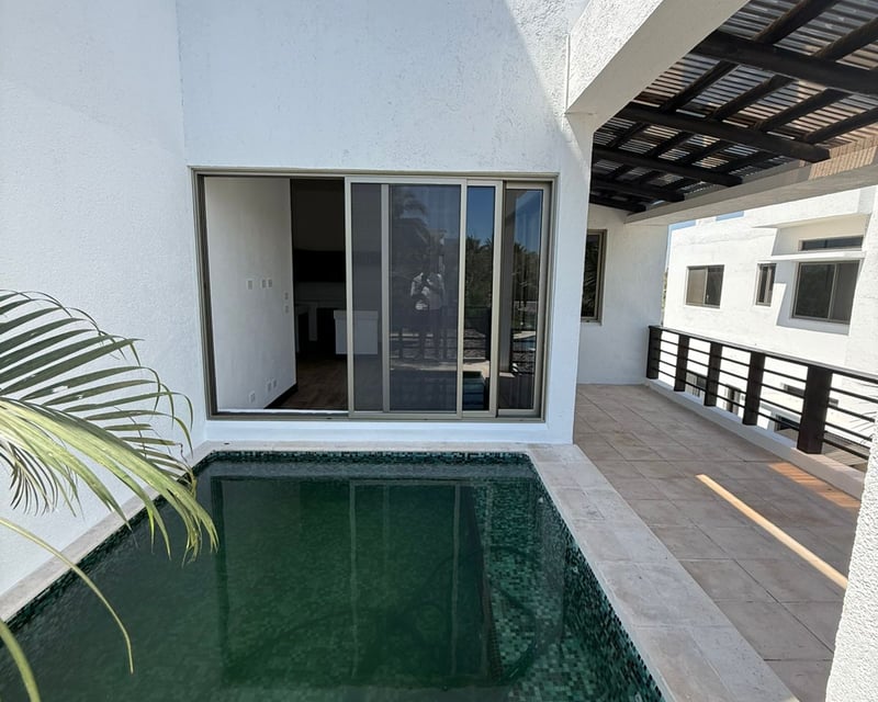 VENTA DE HERMOSA VILLA - BLANC, MONTERRICO