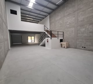 Ofibodega en alquiler en Villa Canales NUEVA