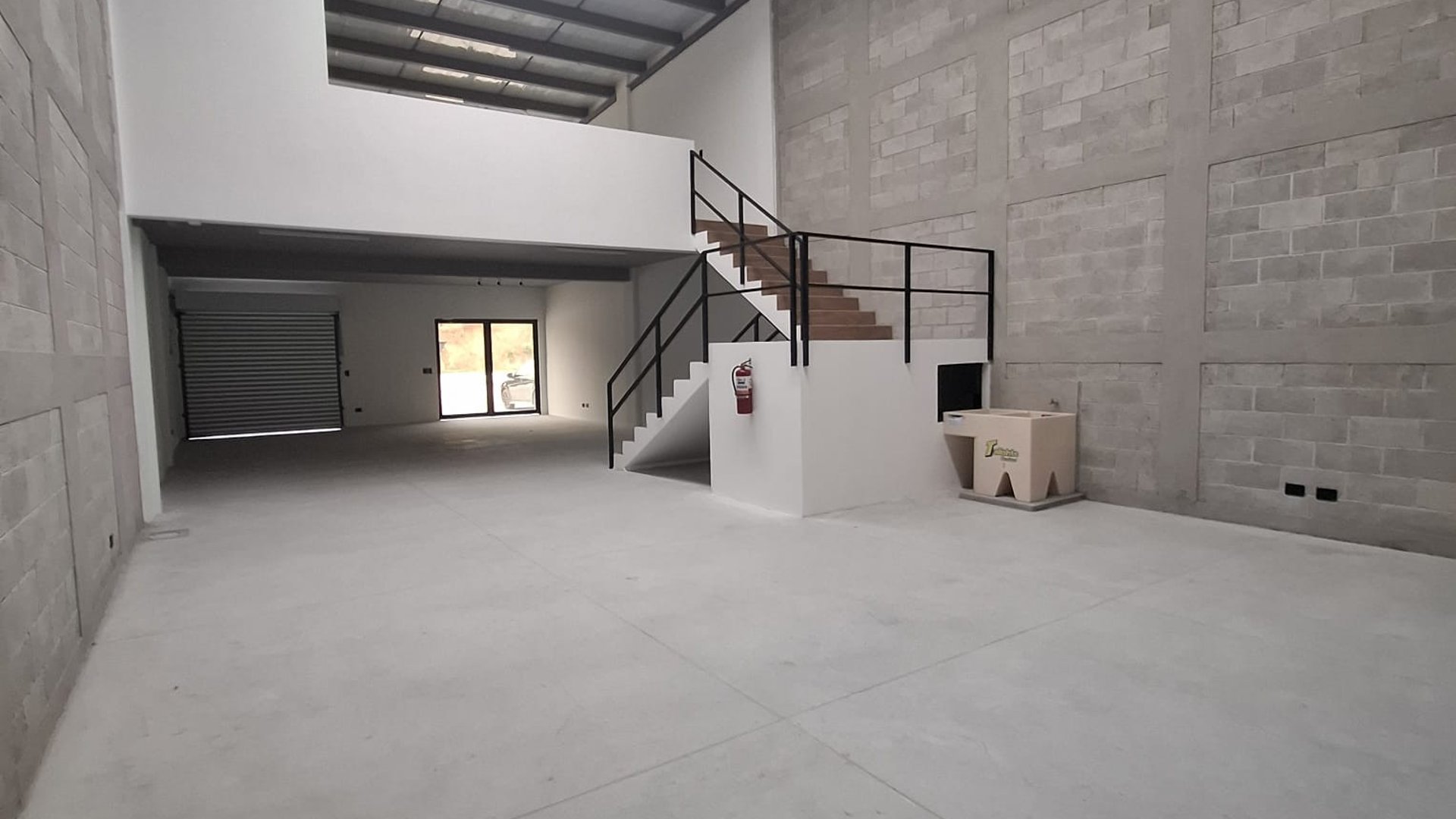 Ofibodega en alquiler en Villa Canales NUEVA
