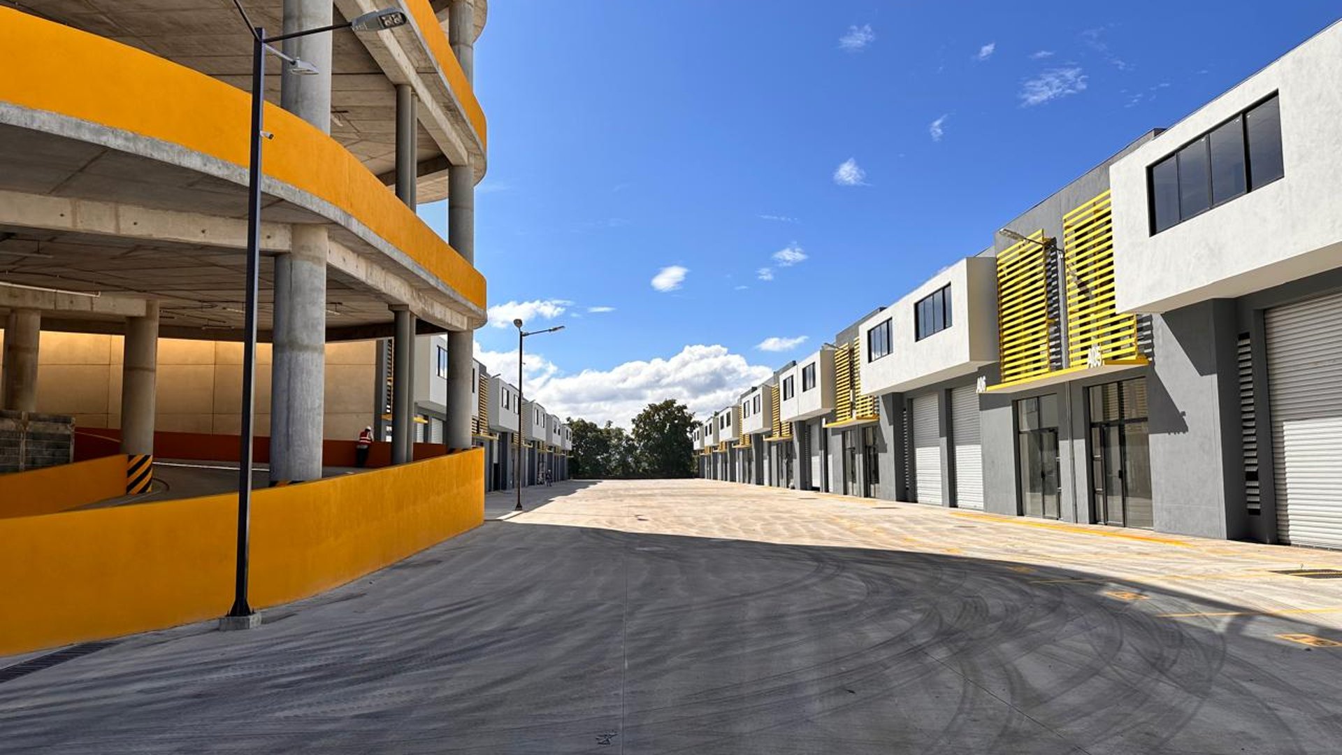 ALQUILER DE OFIBODEGA 211MT2 - DISTRIBODEGAS NARANJO