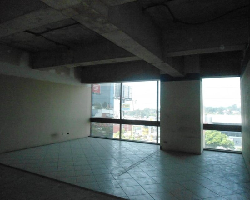 Oficina en renta en zona 11 CALZADA ROOSEVELT