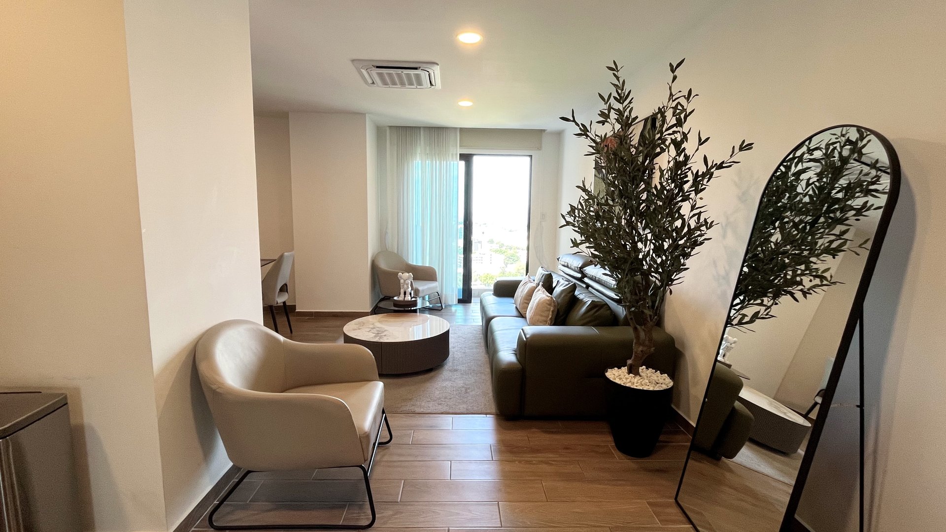 Apartamento amueblado en renta en zona 14 Edificio Parque 14