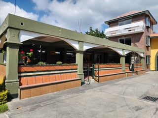 Edificio y Dos Terrenos en Renta, sobre Interamericana - 2