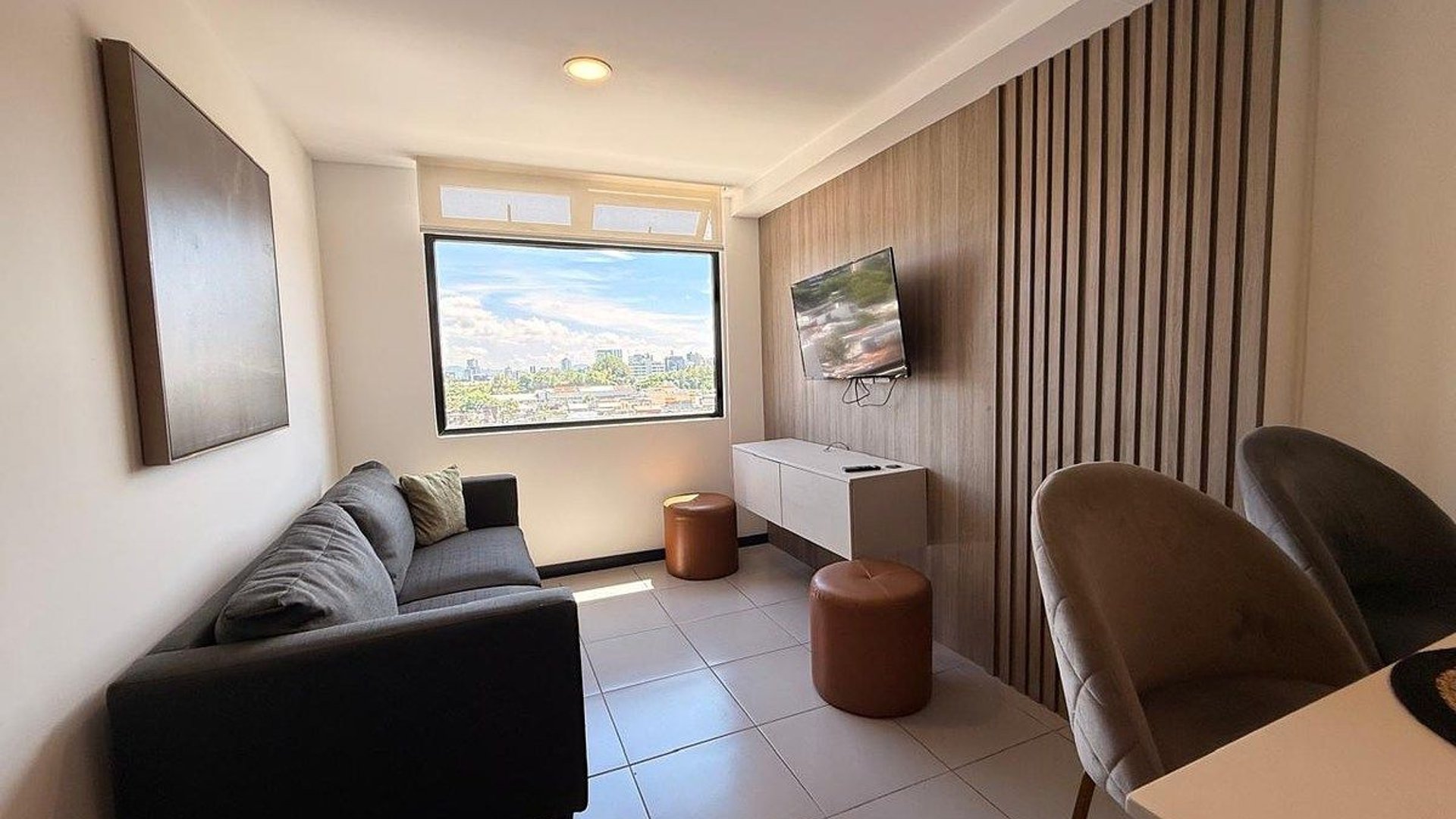 APARTAMENTO EN VENTA AMUEBLADO  ZONA 14 LA VILLA - Image 1