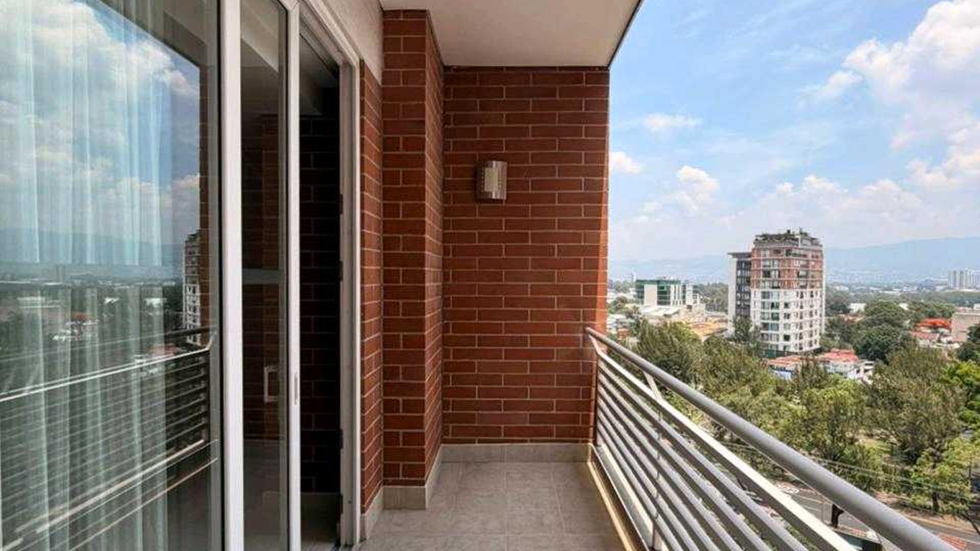 APARTAMENTO AMUEBLADO EN ALQUILER ???? Edificio Adriatika, Zona 14 - Miniatura 6