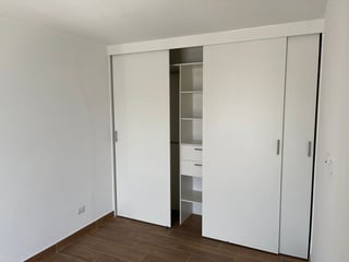 Vendo Apartamento en ciudad nueva zona 2  Edif. Rocke - Image 8