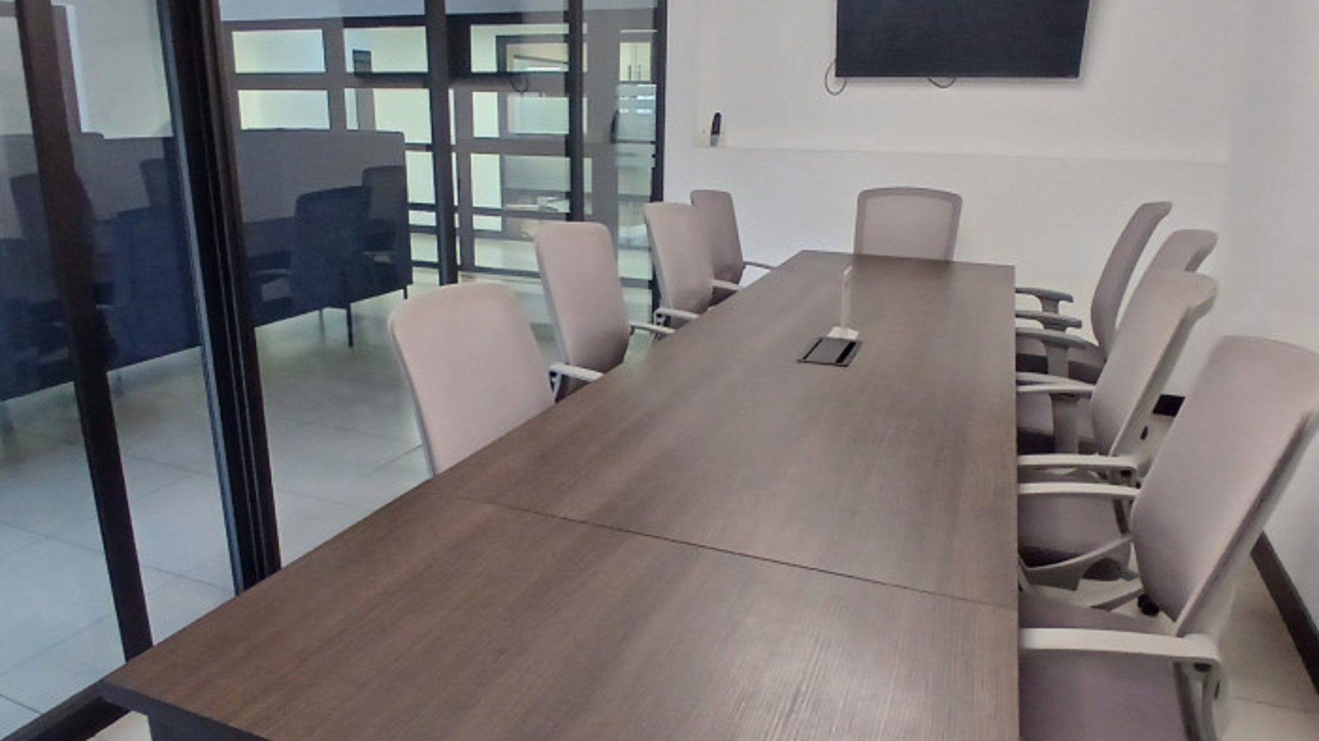 Oficina Comercial en Renta en zona 9 - Miniatura 16