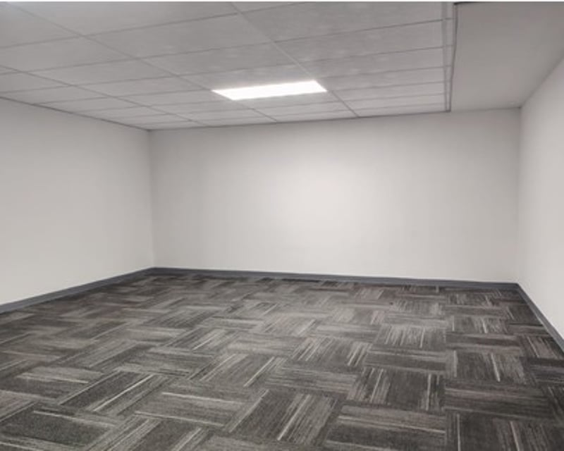 Oficina en renta cerca de Blvd. Los Próceres y Av. Reforma Ref-5890