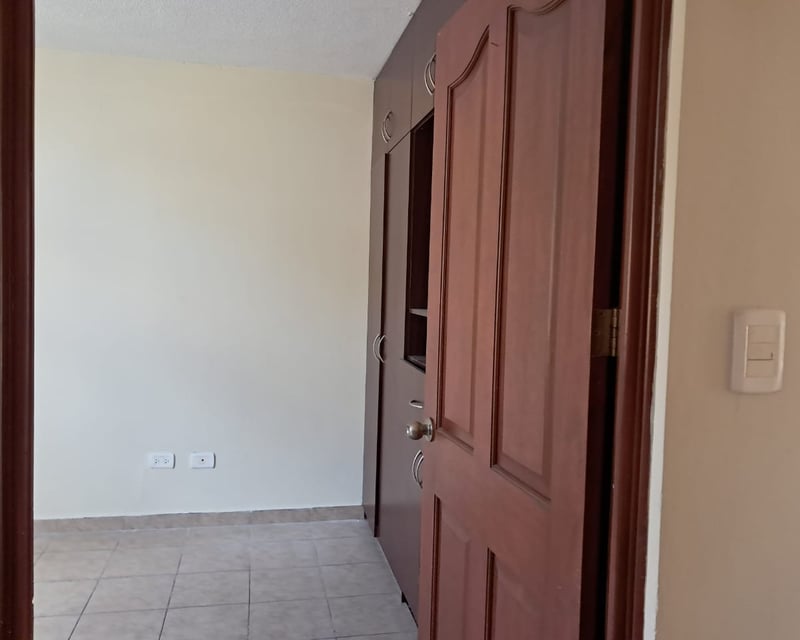Casa en Venta Recidencial Entre Encinos Mixco