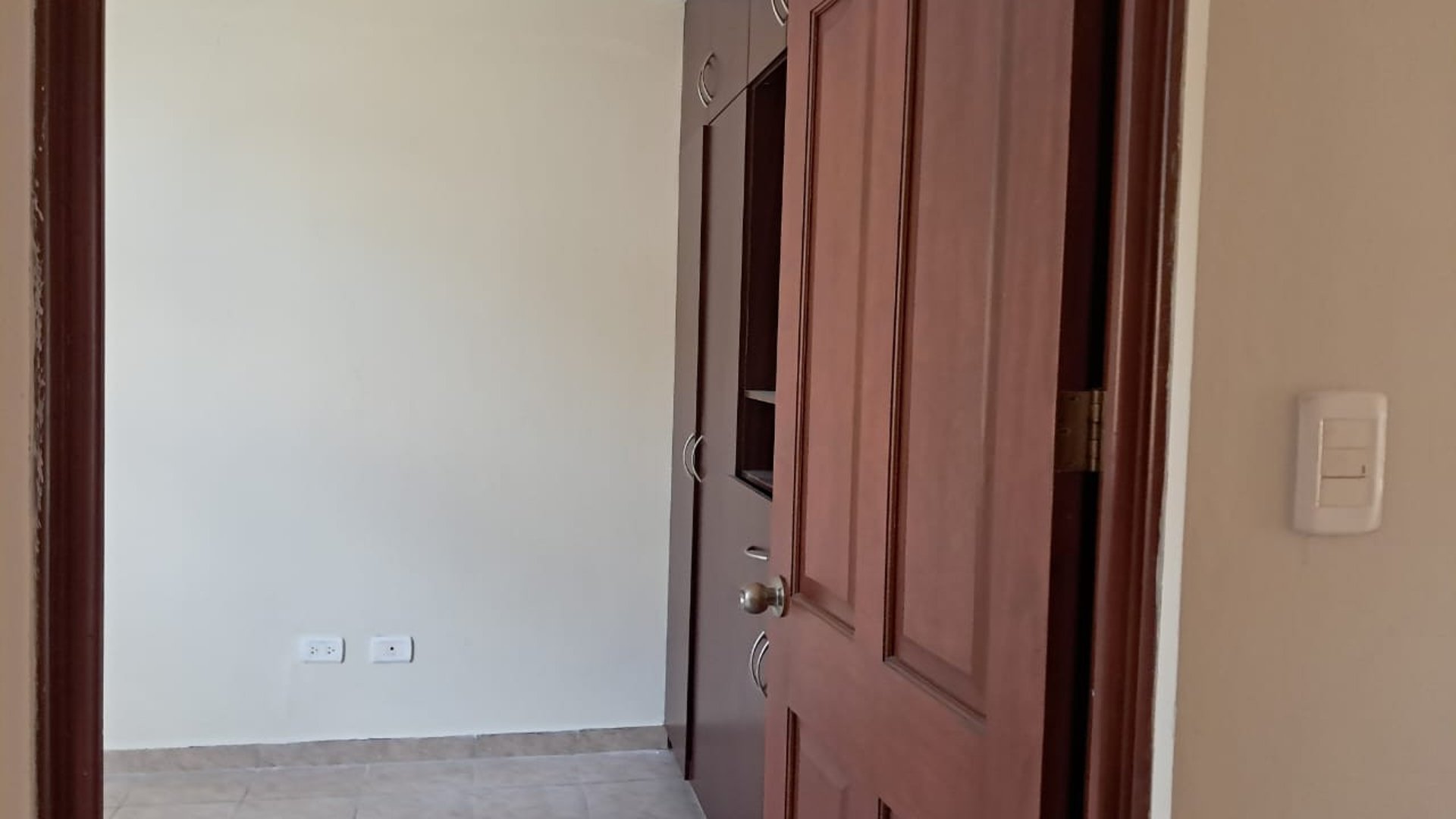 Casa en Venta Recidencial Entre Encinos Mixco - Image 1