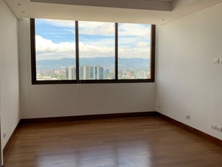 Apartamento en zona 15 venta edificio Apice - 2