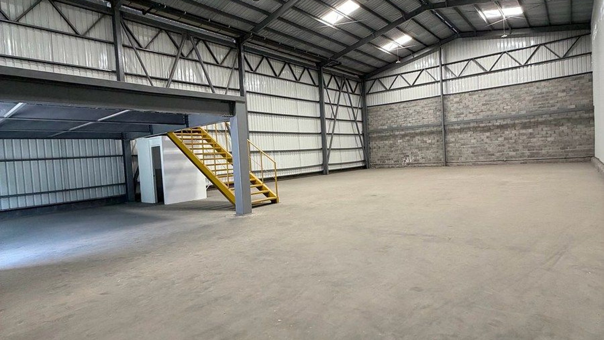 BODEGA EN RENTA / VENTA VILLA CANALES - Miniatura 2