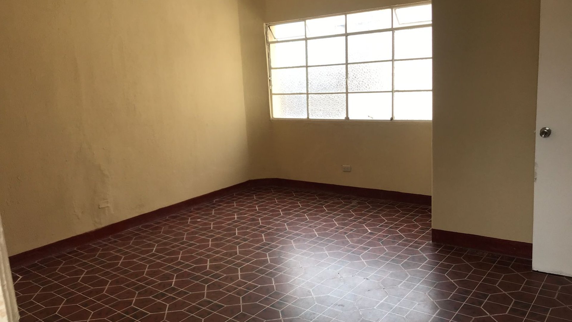 Casa de 4 habitaciones en alquiler, zona 1 - Miniatura 19