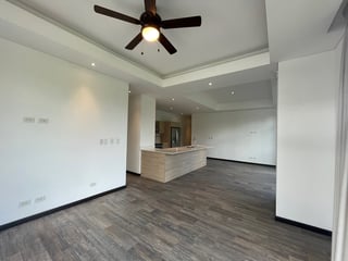 Apartamento en renta de 3 habitaciones con cuarto de servicio en Lirios Cayalá - 3