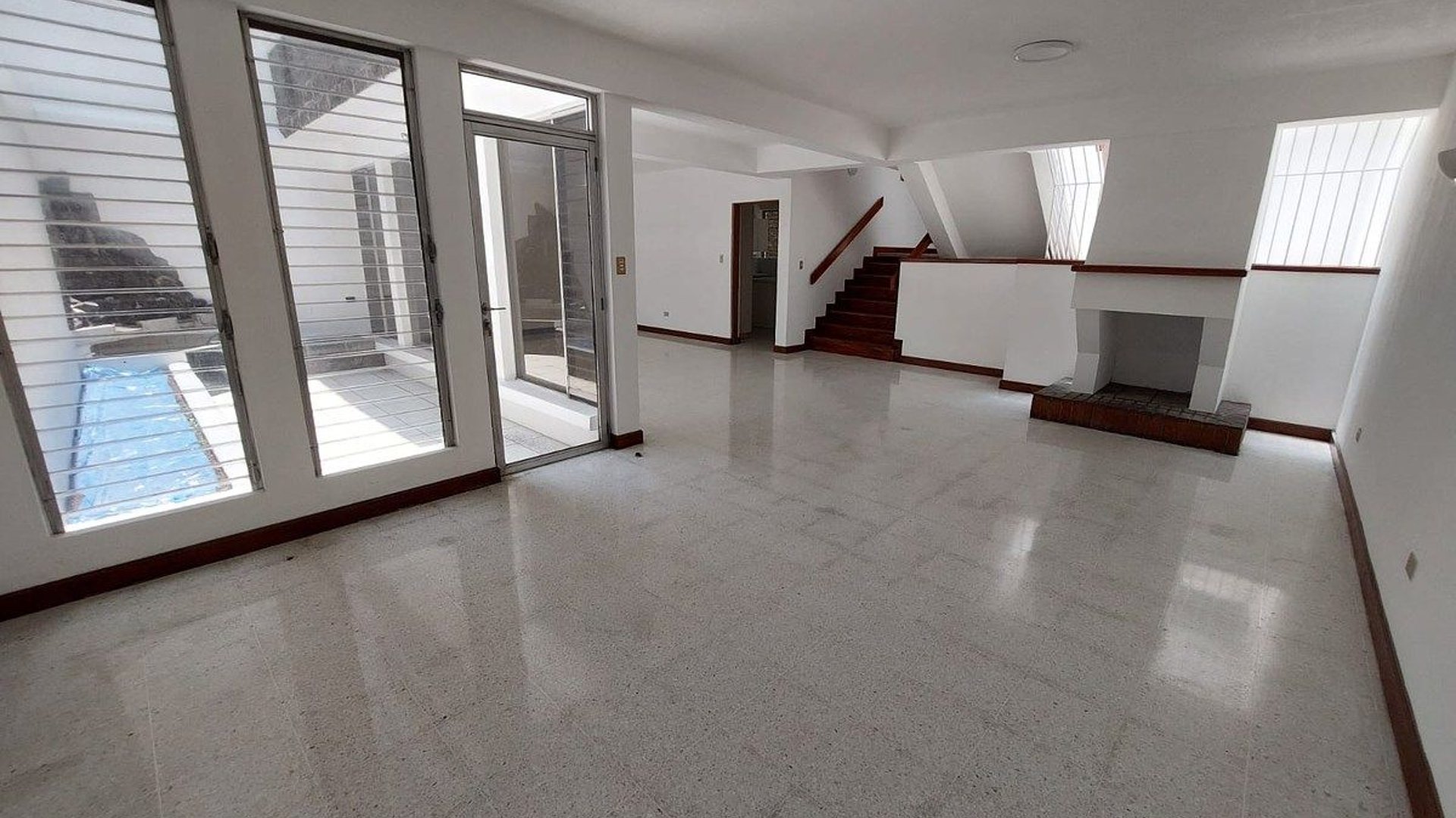 Casa en Renta a 20 mts de Av. Las Américas – Zona 13