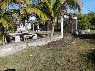 En venta  terreno y casa vacacional en Taxisco - Image 12