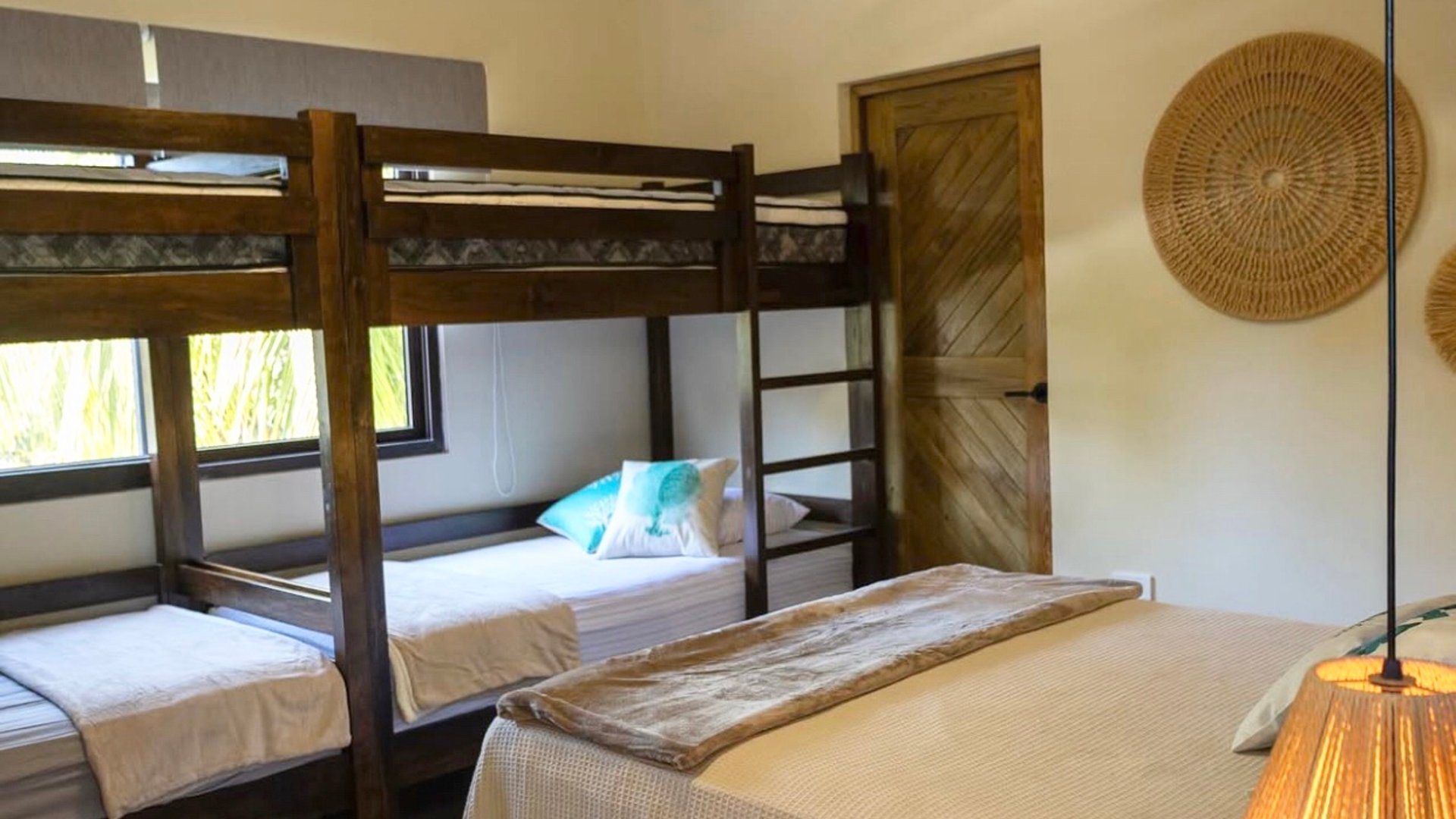 VENTA DE LINDA CASA DE PLAYA DENTRO DE CONDOMINIO - MONTERRICO  - Miniatura 13