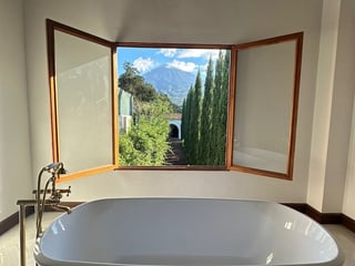 Exclusiva Residencia en Venta –Antigua Guatemala - Image 4