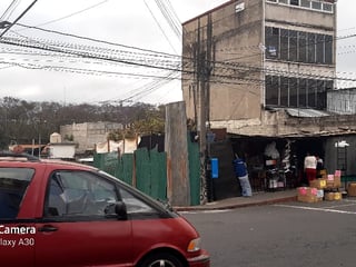 Vendo Derechos de Posesión de Terreno en Zona 1 - 4